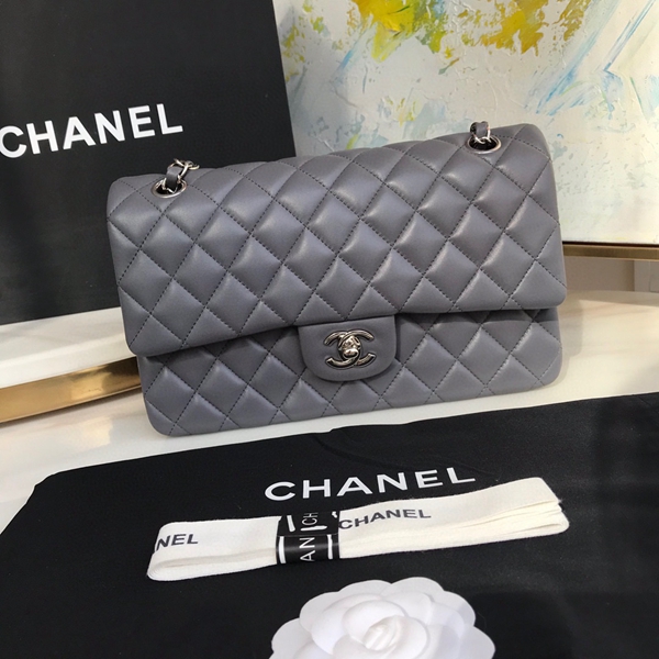 シャネルバッグレプリカ正面デザイン